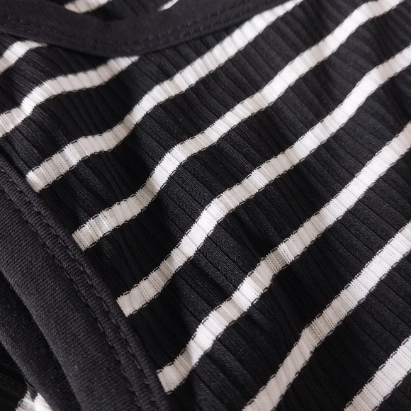 Ribbed Striped Tank Top - Black & White - Picture 4 of 5